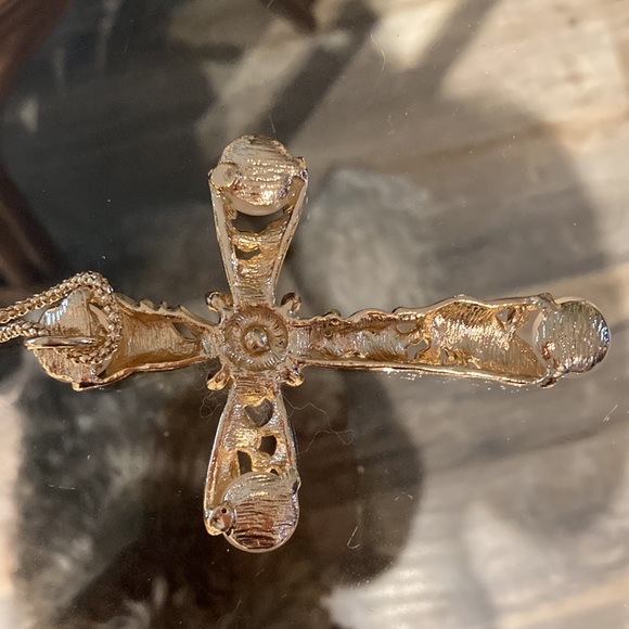 NWT LARGE Beautiful Enamel Cross with Rhinestones Pendant Necklace with Extender - Picture 7 of 7